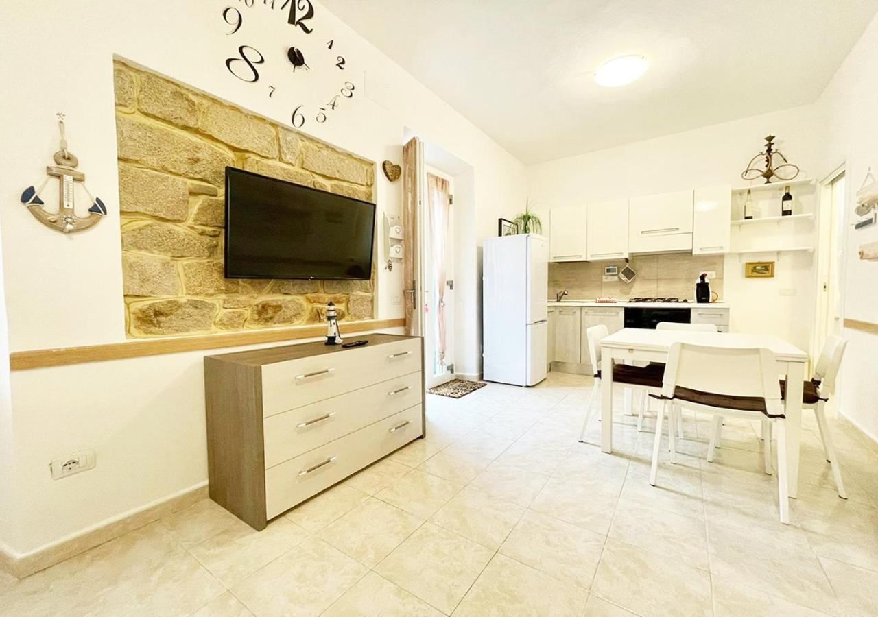 Pgs Immobiliare Srls Residenza Marino Bilocale In Centro Storico La Maddalena Διαμέρισμα Λα Μανταλένα Εξωτερικό φωτογραφία